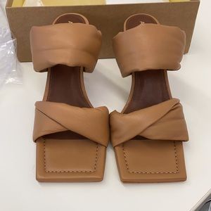 Alohas Twist Strap Heels (BRAND NEW)